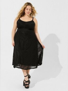 Torrid Midi Lace Skater Dress in black lace design women’s size size 1X